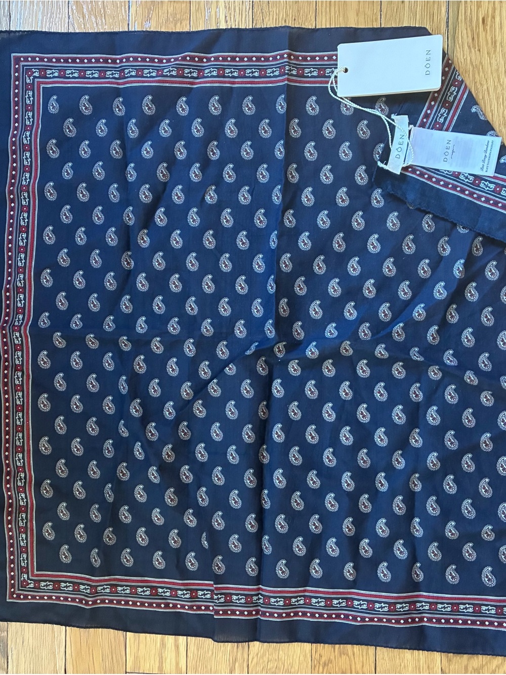 DOEN - petite bandanna- Navy Paisley - 22”x22” square NWT